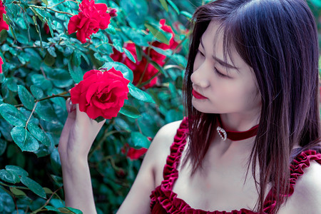 中国驻哥伦比亚使馆提醒中国公民切勿参与并高度警惕被动卷入毒品犯罪活动